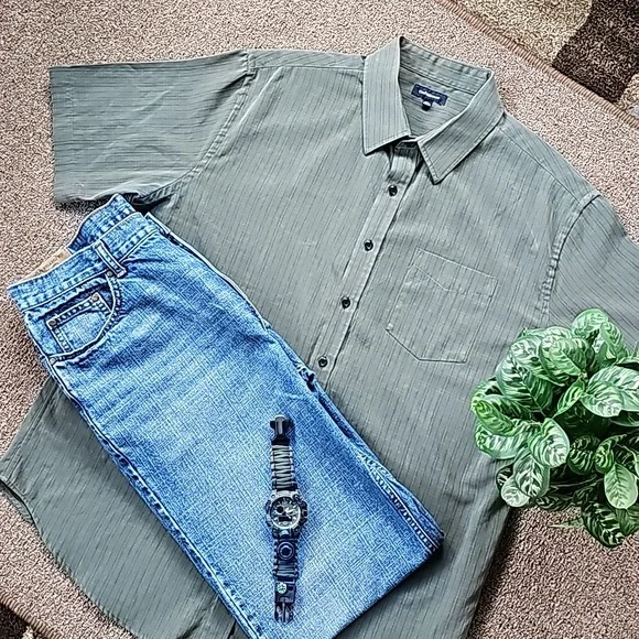 Men's  Button Down Shirt - Picture 16 of 16